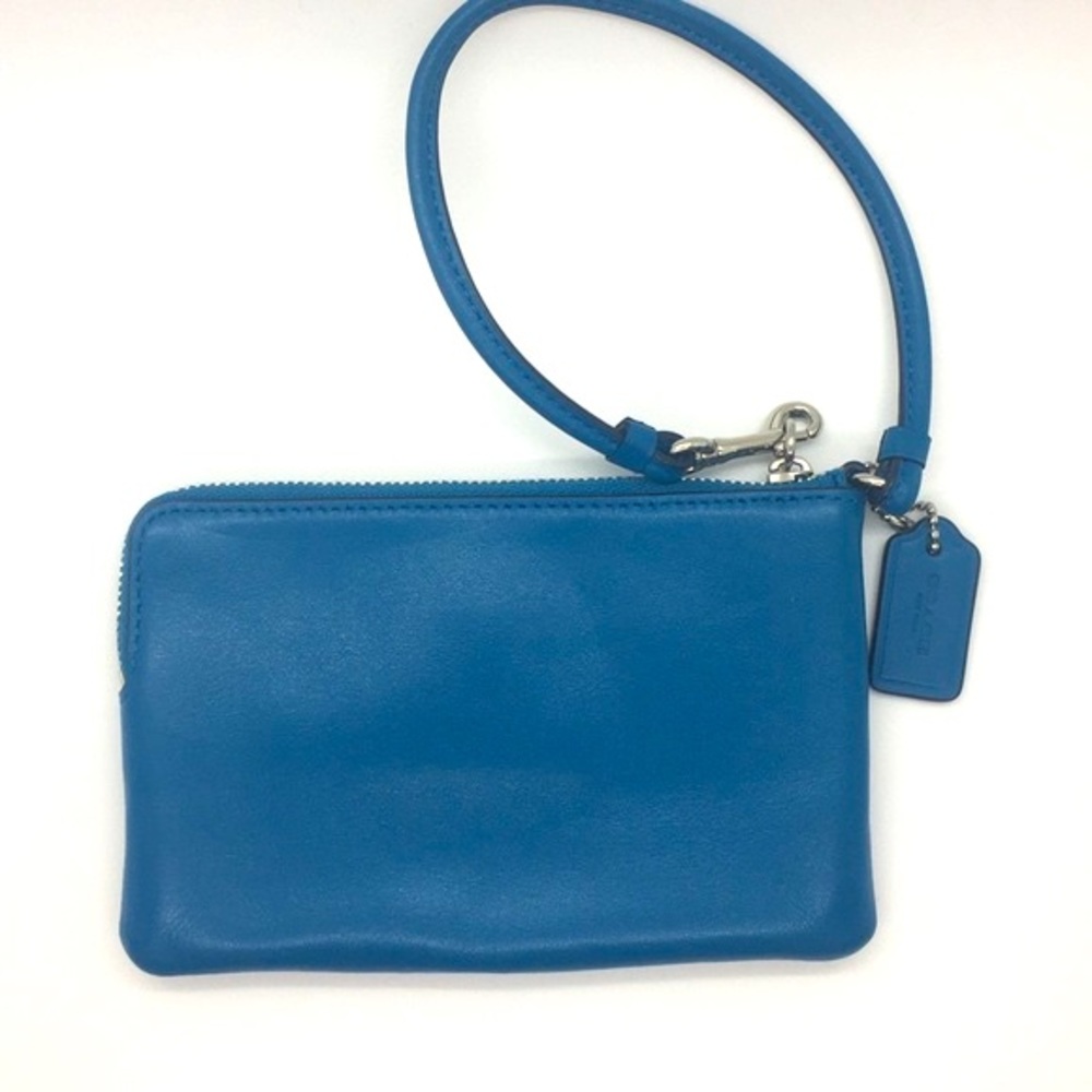Coach Blue Leather Wristlet. - Picture 4 of 7